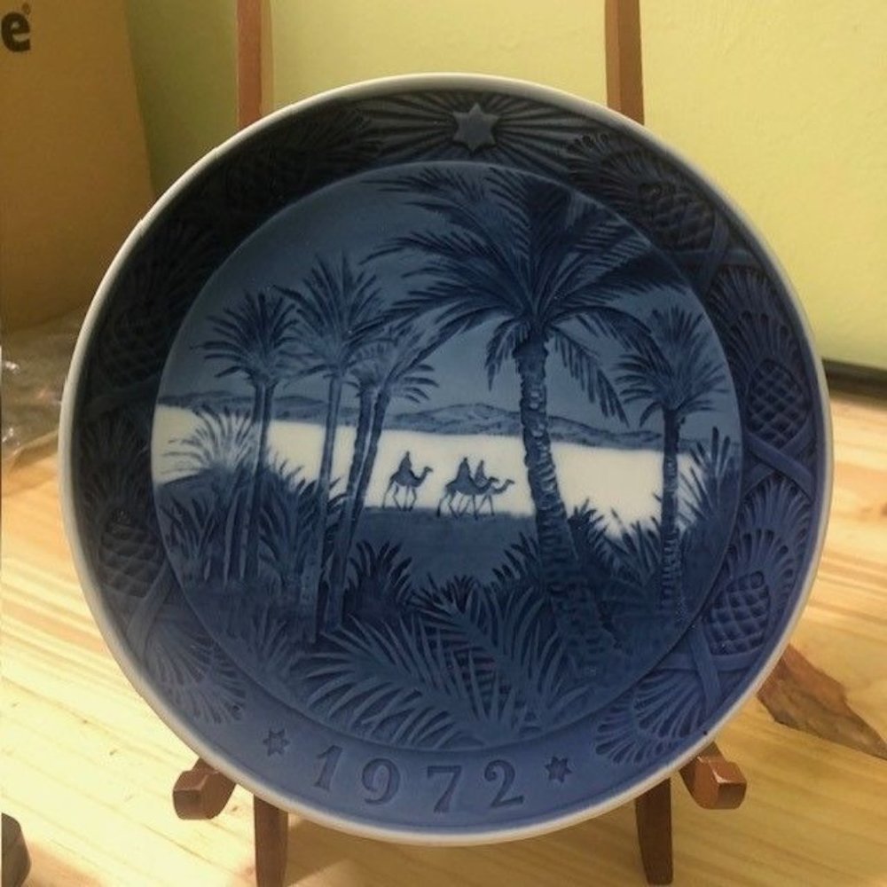 Royal‎ Copenhagen 7" Christmas Plate 1972 “In the Desert (Osterland)”
